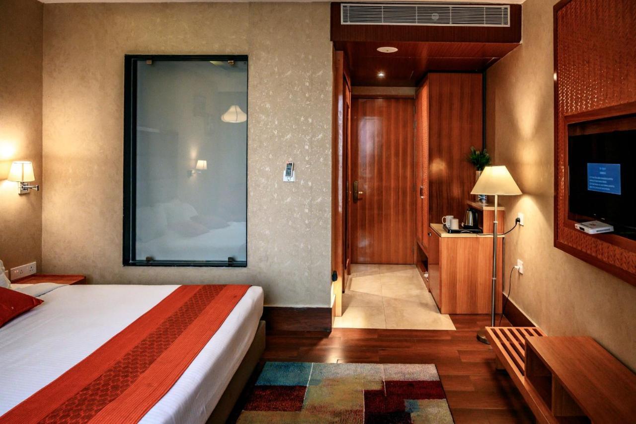 Dng The Grand Hotel 칸푸르 외부 사진